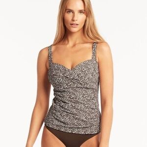 NWT Sea Level Swim Women’s Wild Cat Twist Front Tankini in Espresso in size US 4